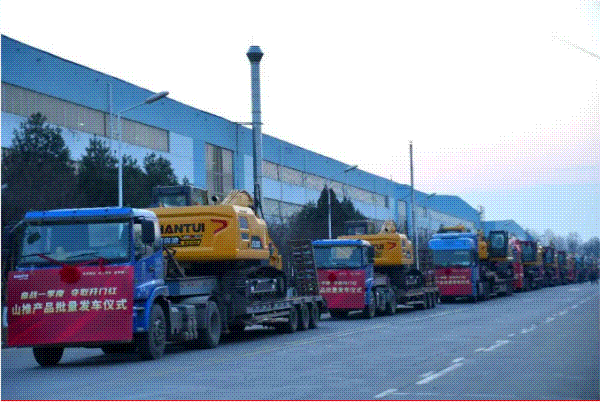 奮戰(zhàn)一季度 奪取開門紅丨山推百余臺挖掘機(jī)批量發(fā)運(yùn)